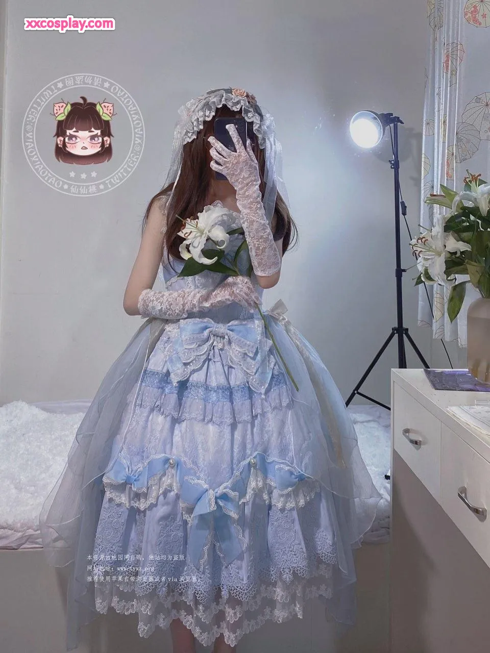 Xianxian Tao: Brautkleid mit Frischen Blumen